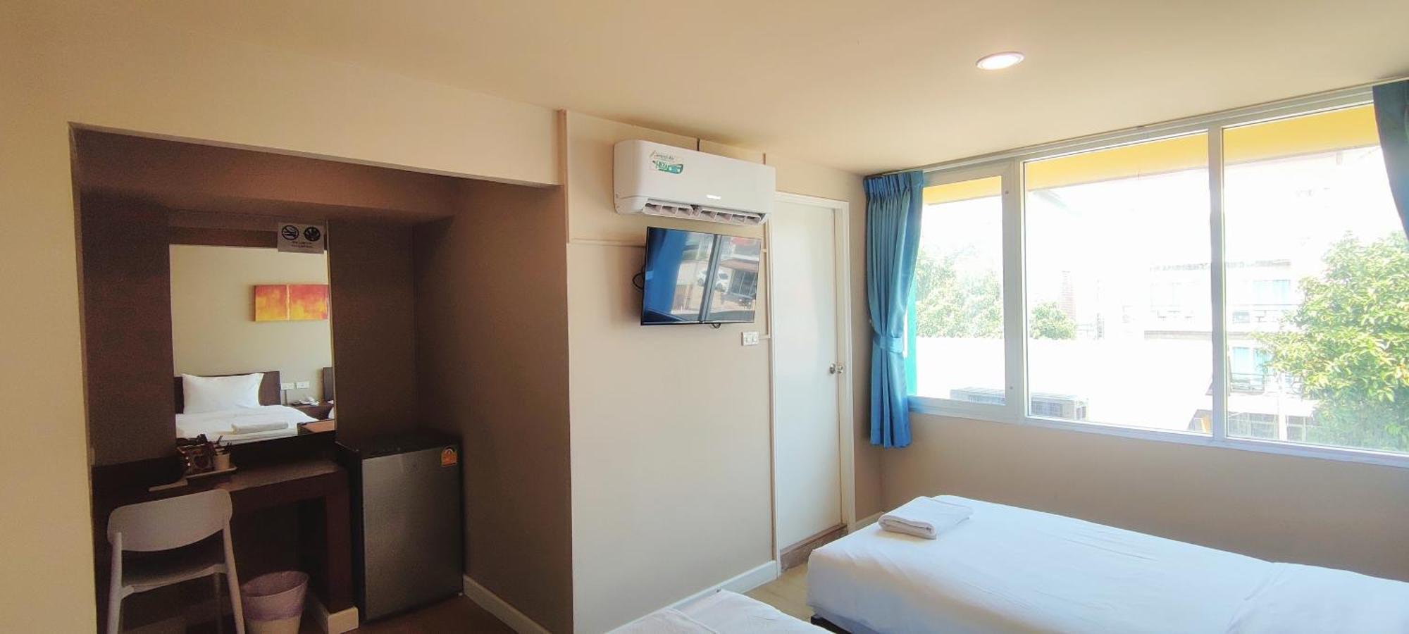 The Sea Bangsaen Hotel Ngoại thất bức ảnh